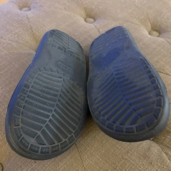 CROCS Navy Slide Sandals with Fun Charms - Picture 2 of 4